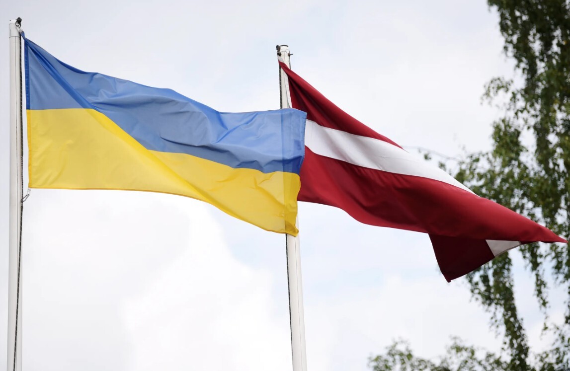 Saeima aicina NATO sabiedrotos noteikt 0,25% no IKP kā minimālo militāro atbalstu Ukrainai