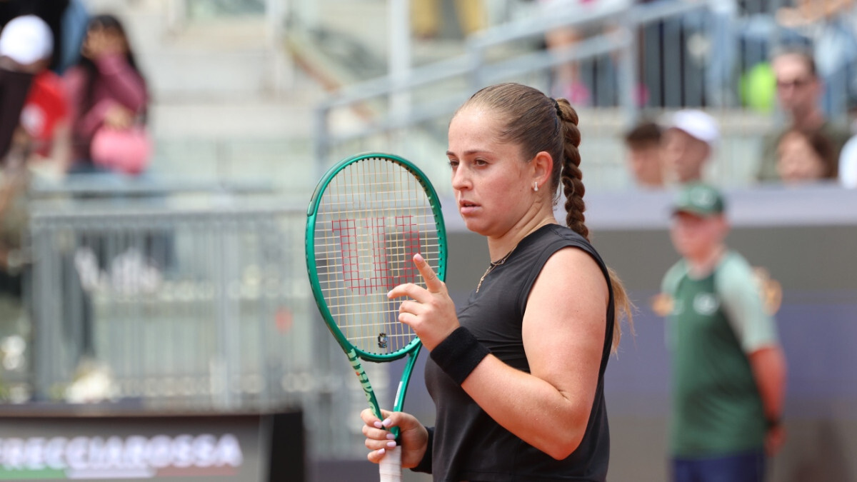 Ostapenko WTA rangā atkāpjas par vēl divām pozīcijām