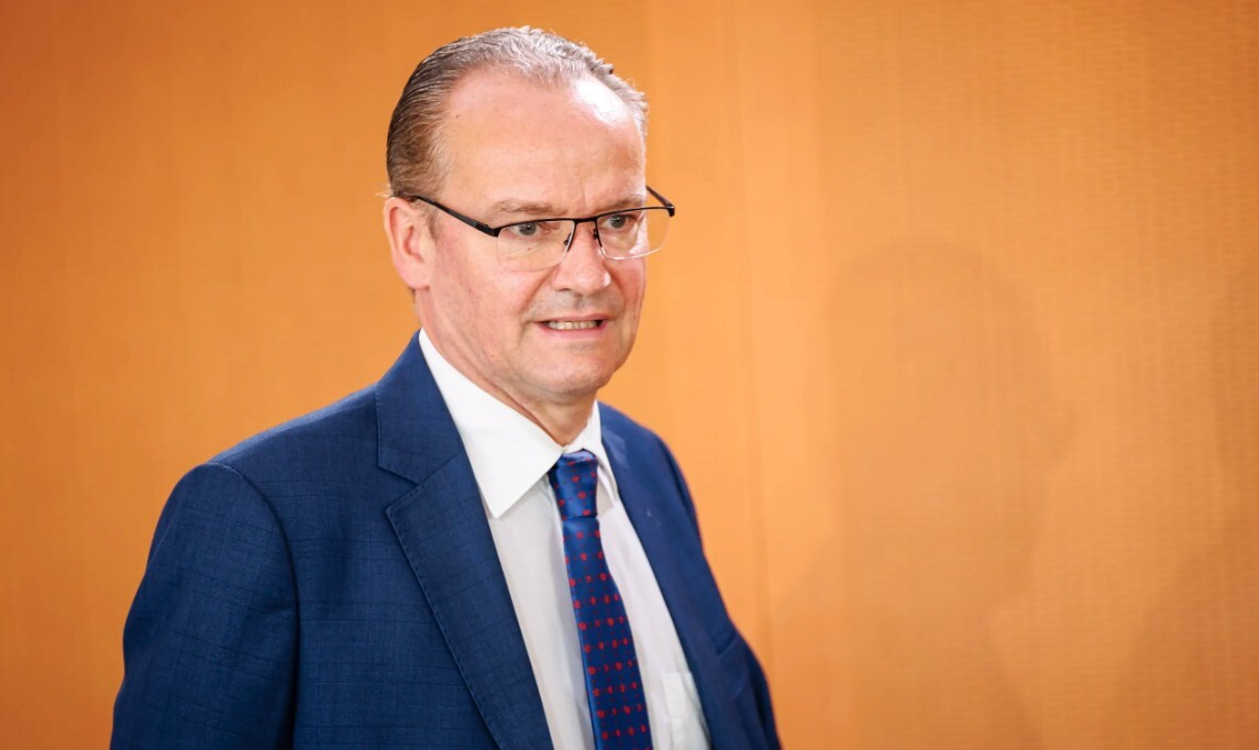 Vācijas ārlietu viceministrs apsveic Lietuvas sociāldemokrātu lēmumu no valdības koalīcijas izslēgt “Nemunas rītausmu”