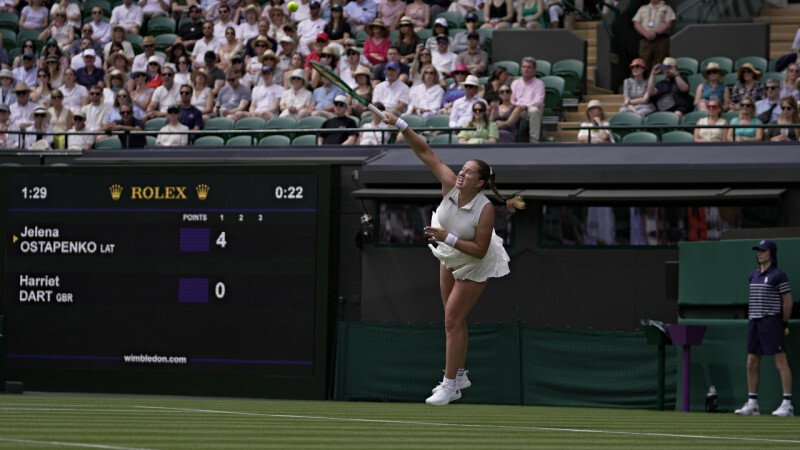Ostapenko grūta uzvara Vimbldonas tenisa čempionāta pirmajā kārtā