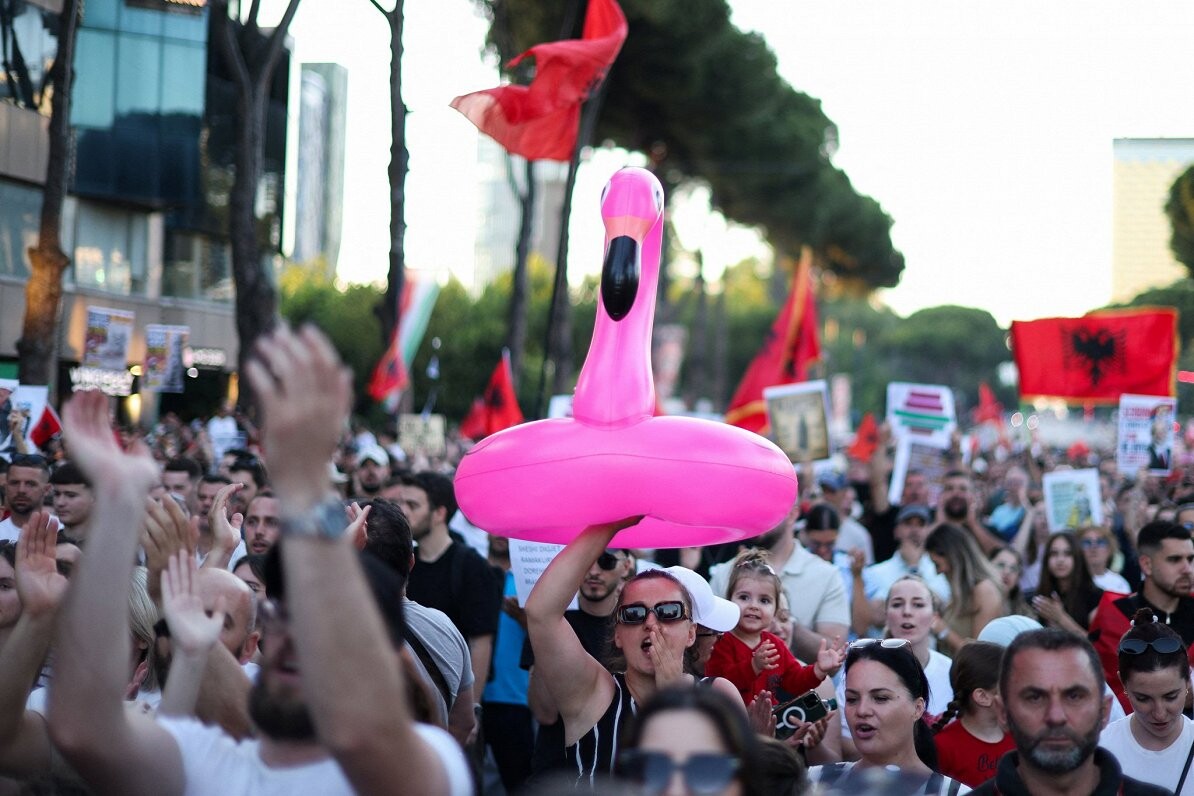 Albānijā notiek protesti pret kūrorta projektu, kas saistīts ar Trampa ģimeni