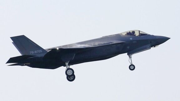 Polija oficiāli iekļauj iznīcinātājus F-35 bruņotajos spēkos