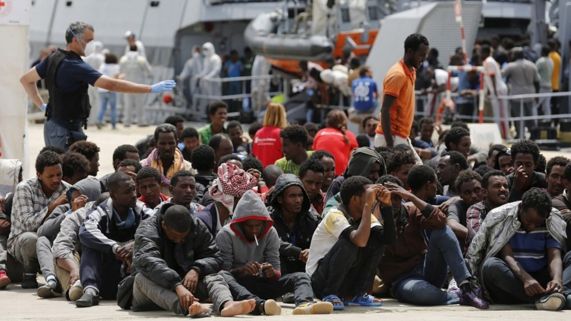 Spānijā vairāk nekā miljons migrantu pieteikušies legalizēšanās programmai