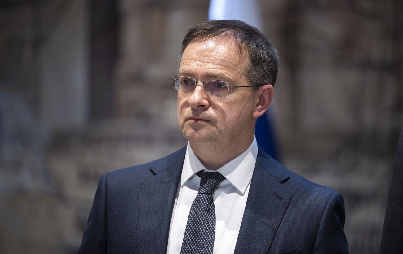 ES sankcijām pakļauts Putina palīgs un Krievijas bankas