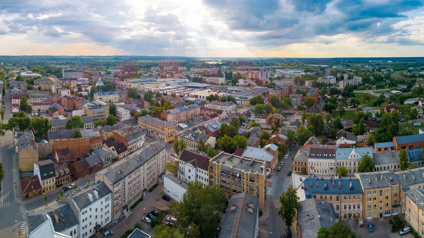 Daugavpilī gandrīz 300 cilvēku varētu zaudēt darbu divu uzņēmumu darbības pārtraukšanas dēļ