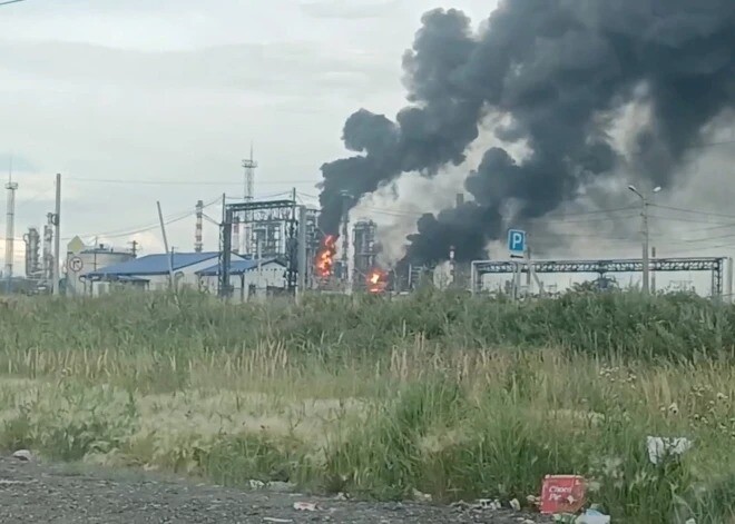 “Reuters”: Krievijas benzīna ražošanas apjoms nodrošina 65% pieprasījuma