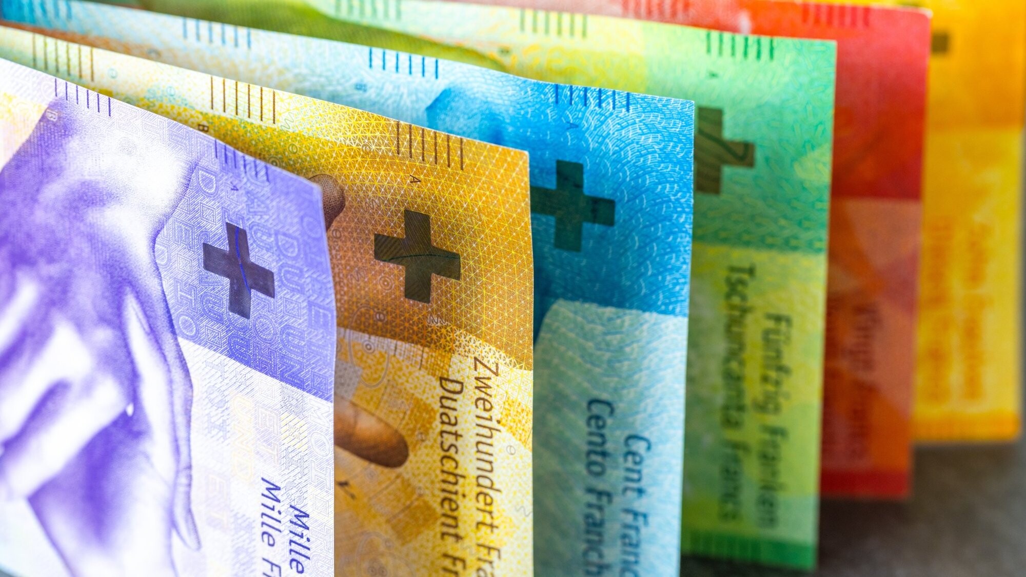Latvija emitējusi septiņu gadu obligācijas 130 miljonu Šveices franku apmērā