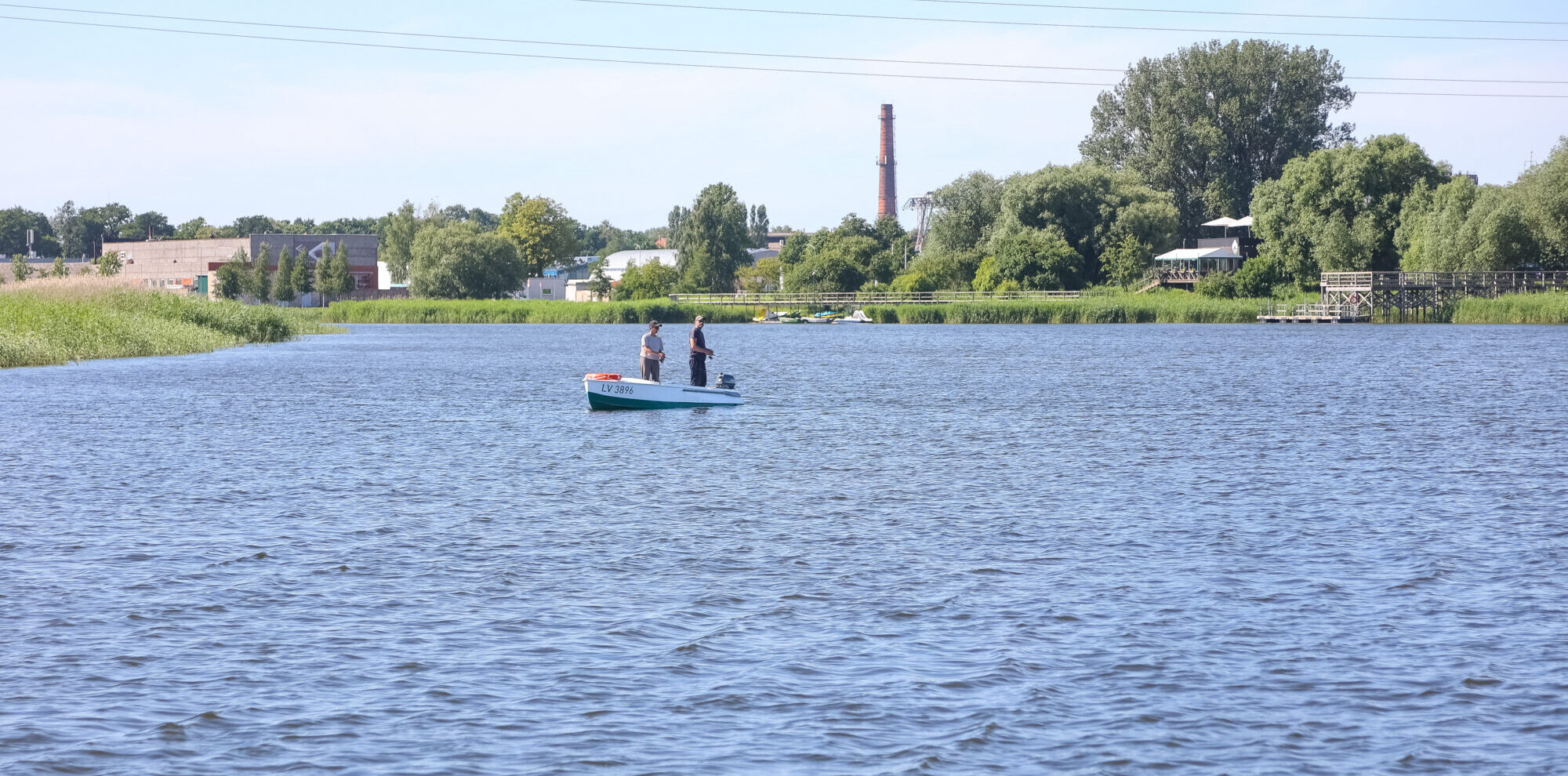 Foto: Liepāju no ezera puses redz citādi: jaunais “Liepājas Safari” aicina iepazīt ūdeņu noslēpumus