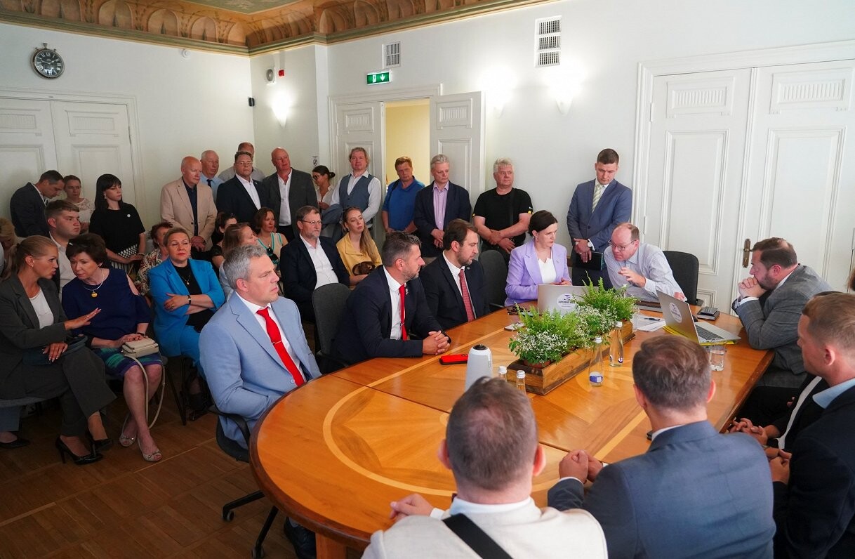 “Suverēnās varas”/”Apvienības jaunlatvieši” Saeimas vēlēšanu sarakstā iekļauti visi no apvienības Rīgas un Jelgavas domē ievēlētie deputāti