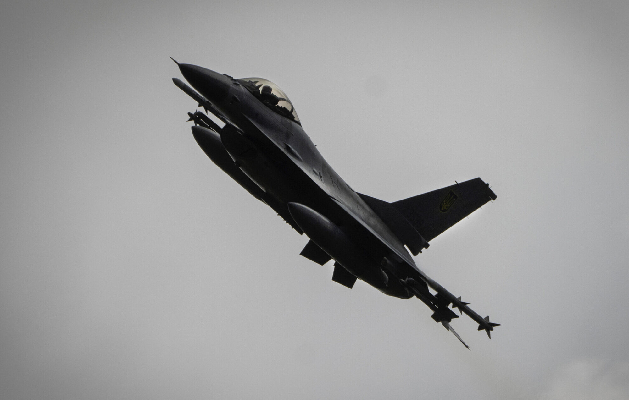 Ukrainā nogāzies iznīcinātājs F-16