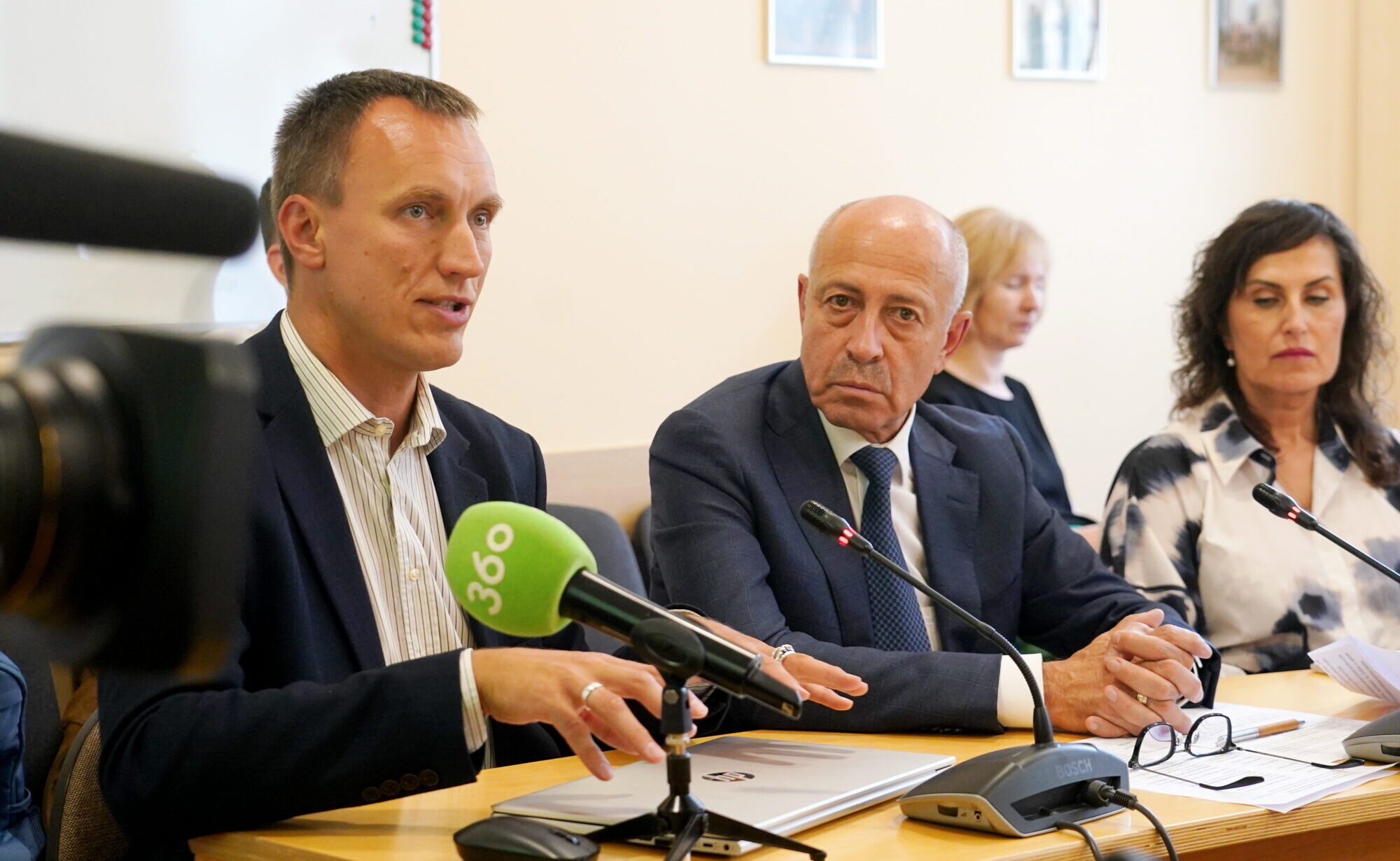 Nedēļas politikas apskats: Pagrieziena punkts. Bet – kurā virzienā?