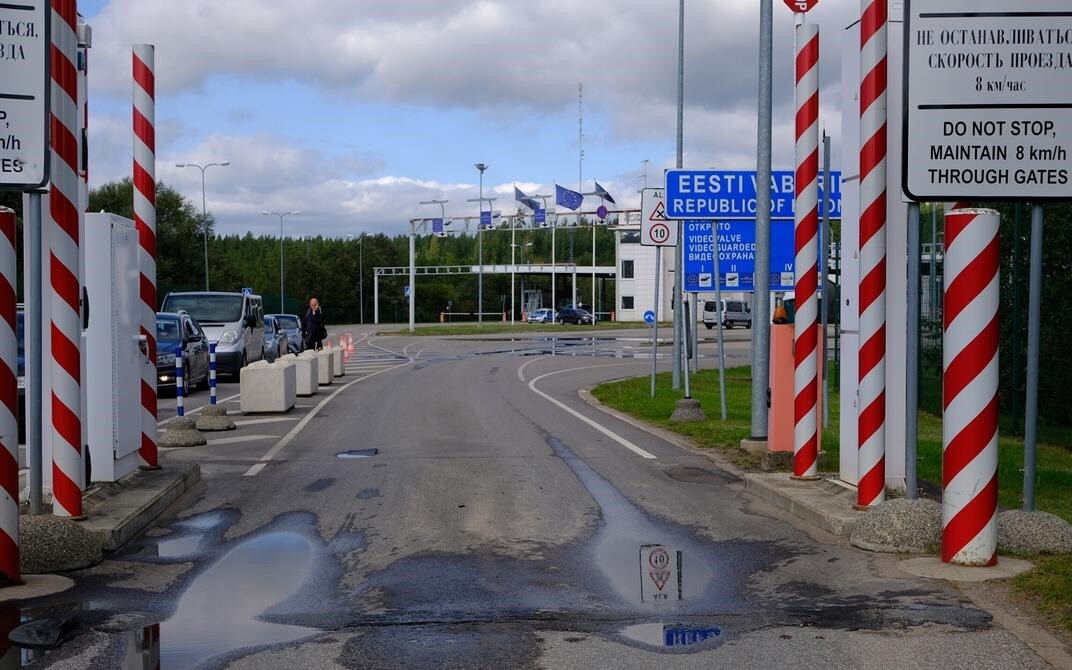 Igaunijā ierosina uz nenoteiktu laiku pagarināt robežkontroles punktu ar Krieviju slēgšanu naktī
