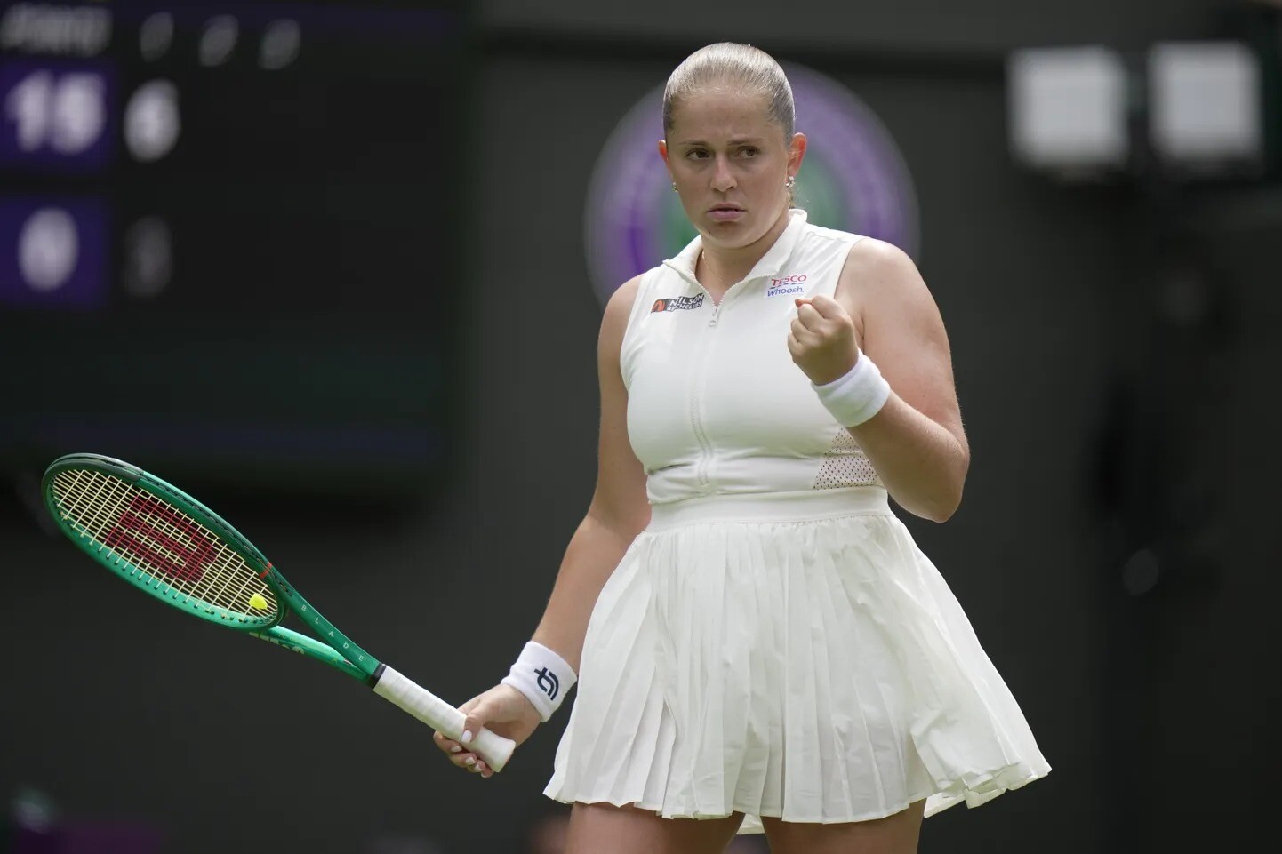 Ostapenko WTA rangā zaudē pāris pozīcijas