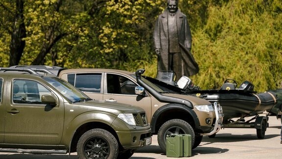 Latvija nodos Ukrainai 23 krimināllietās konfiscētus transportlīdzekļus