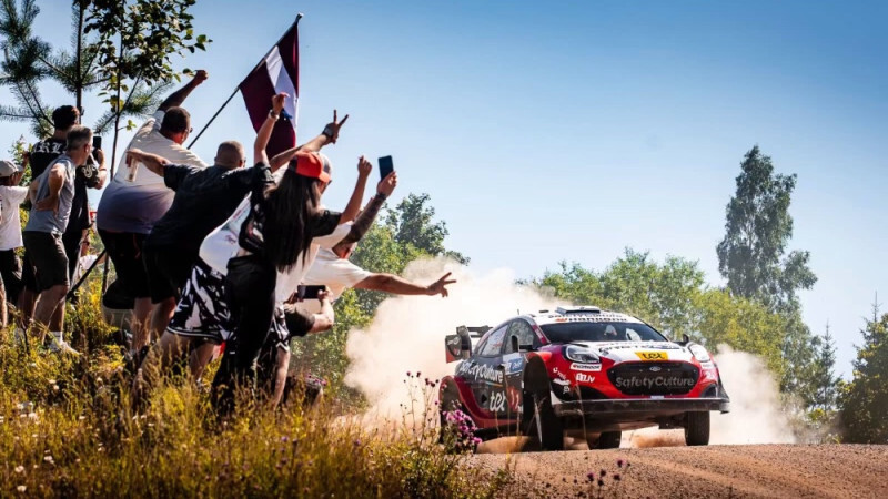 Seska ekipāža Igaunijas rallijā pirms pēdējās dienas ieņem septīto vietu