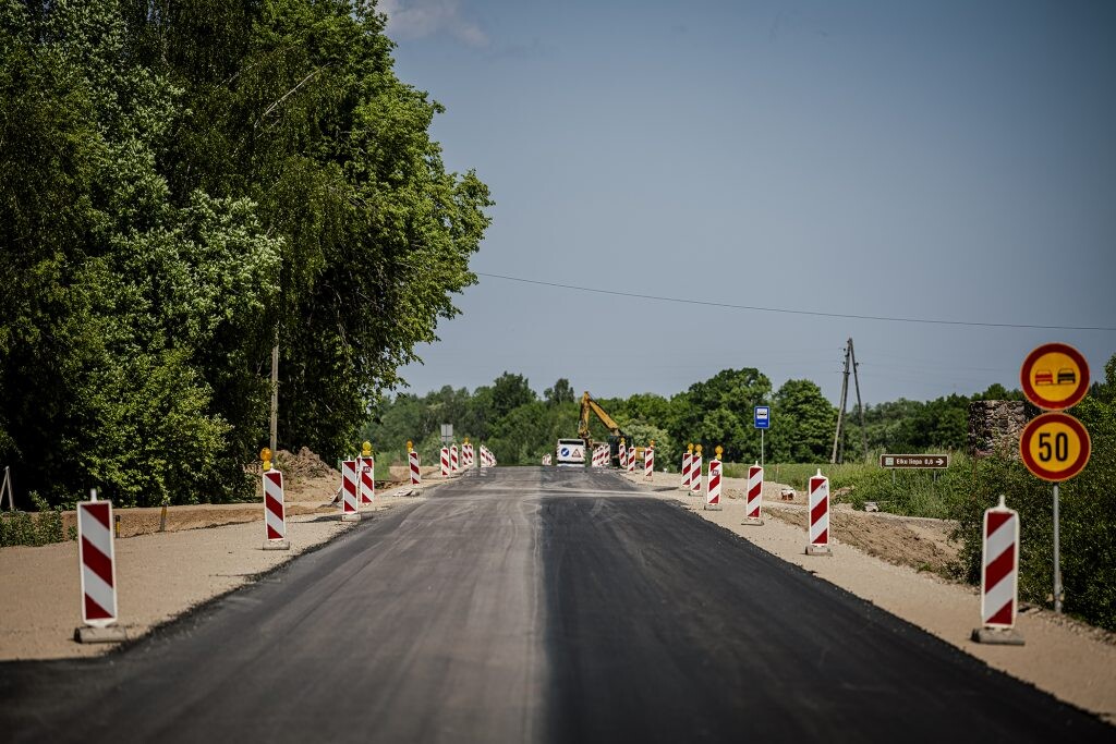 LVC: Turpinās dažādi būvdarbi 69 valsts autoceļu posmos