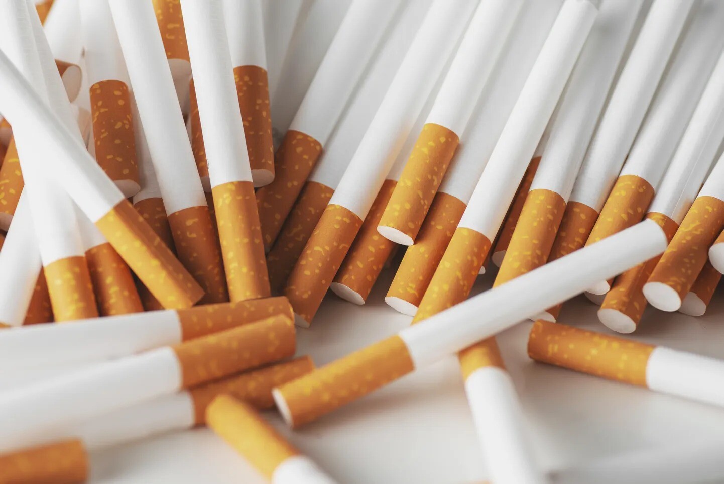 Piecos mēnešos Latvijā ievests par 14,1% mazāk cigarešu