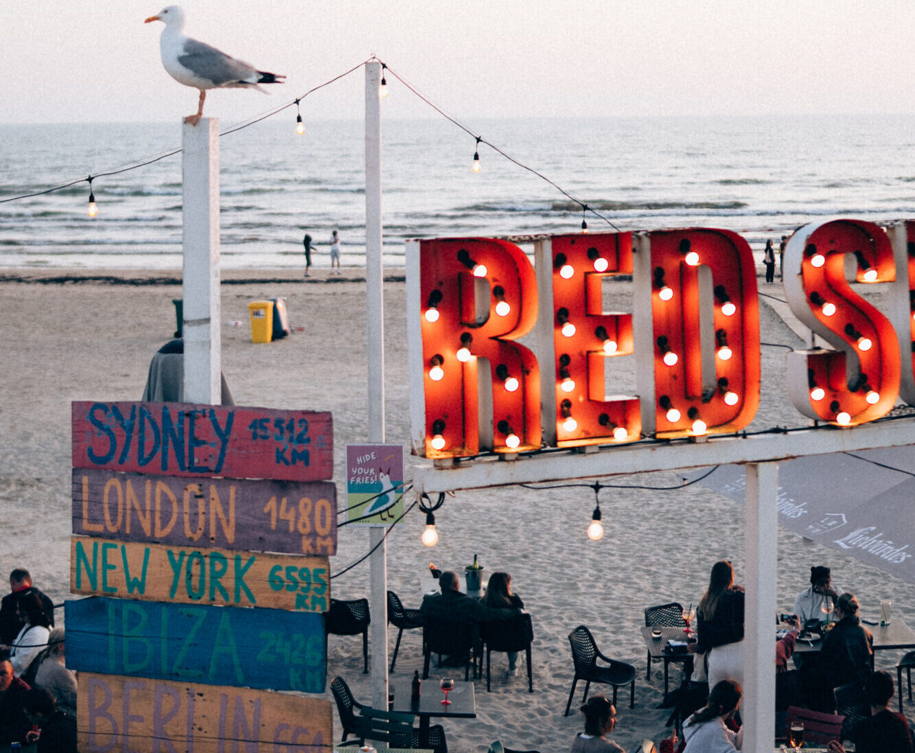 Šonedēļ pludmales bārā “Red Sun Buffet” – pieci muzikāli pasākumi un dīdžejs no Venecuēlas