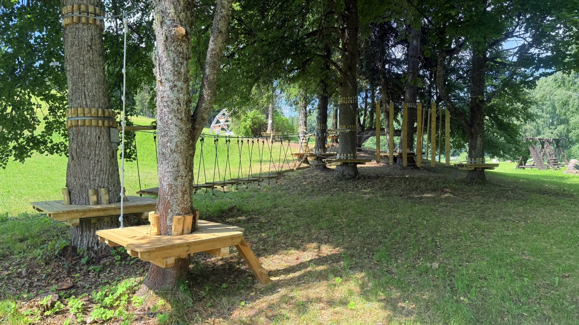 Latgale: Sarkaņkalnā tapusi jauna ”Piedzīvojumu taka” aktīvai atpūtai