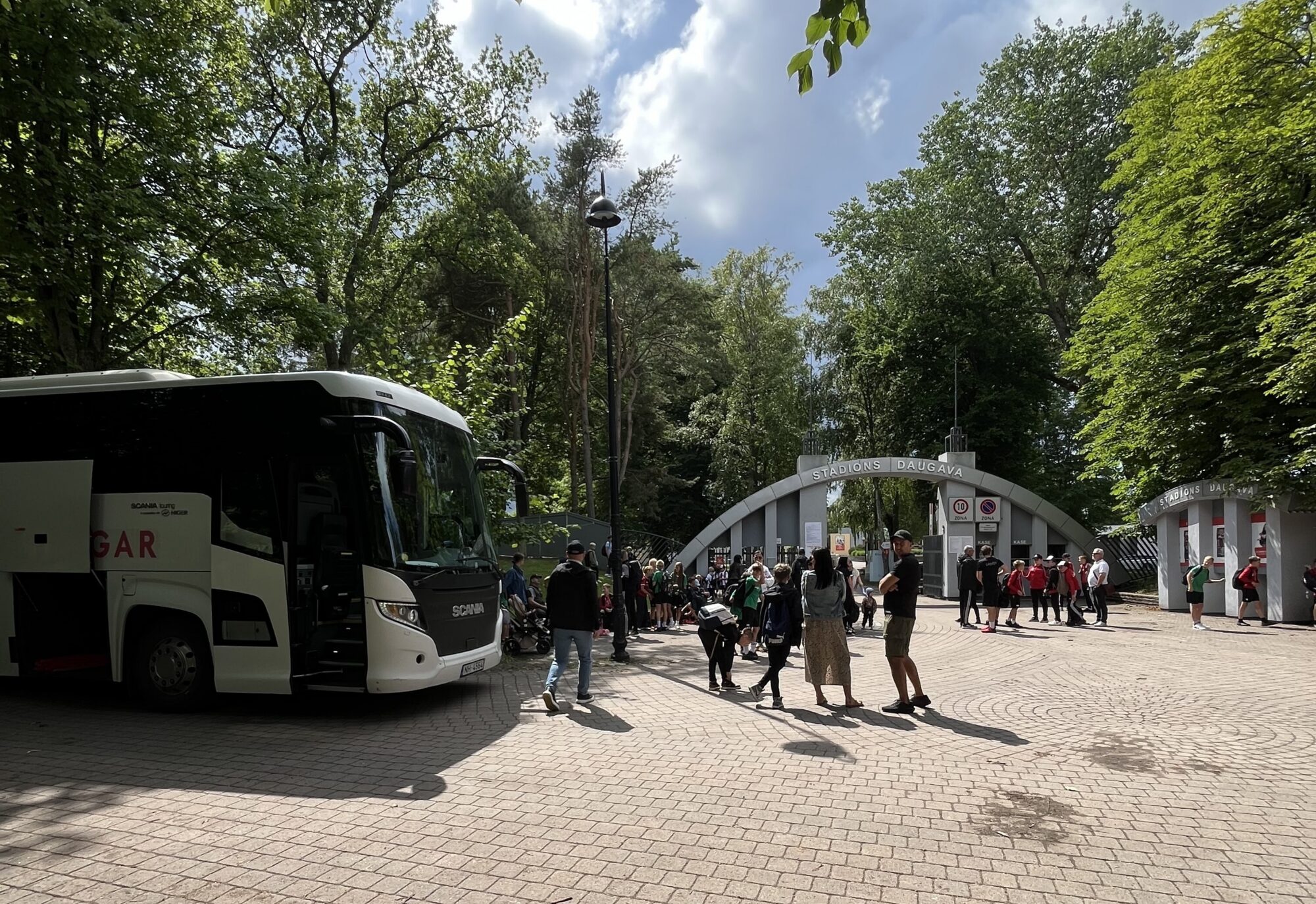 80 akadēmijas bērnu brauc “Austria” lūkoties