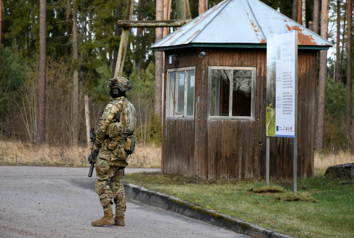 Pirmdien novērsti 76 nelegālo migrantu mēģinājumi šķērsot Latvijas robežu no Baltkrievijas puses