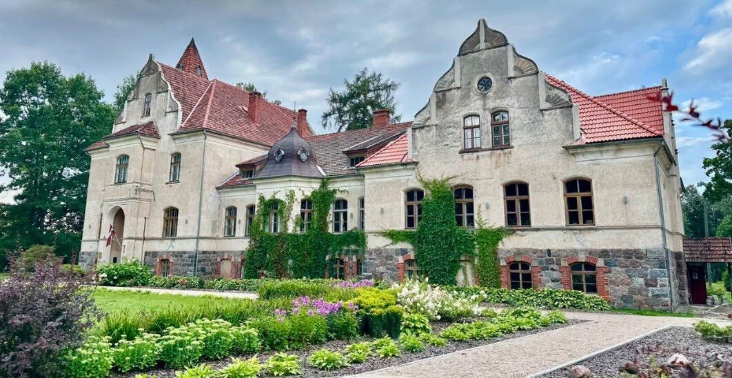 Vidzeme: Mēru muiža atguvusi spozmi