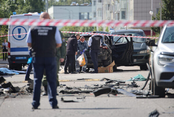 Automašīnas eksplozijā Sanktpēterburgā nogalinātais ir Krievijas helikopteru pulka virsnieks