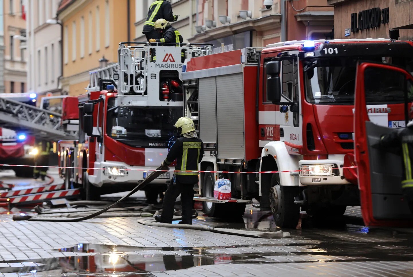 Piektdien ugunsgrēkos cietuši divi cilvēki