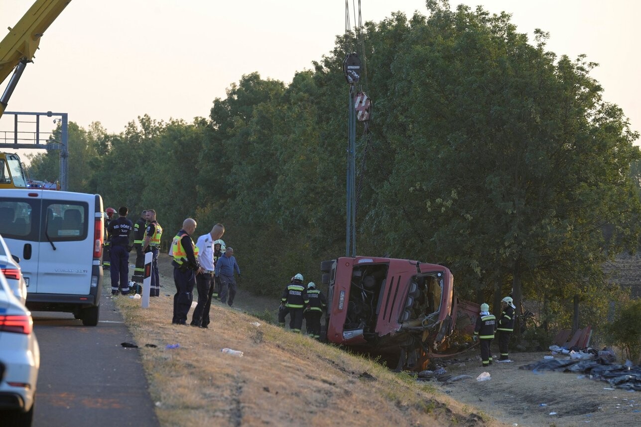 Polijas autobusa katastrofā Ungārijā 12 bojāgājušie