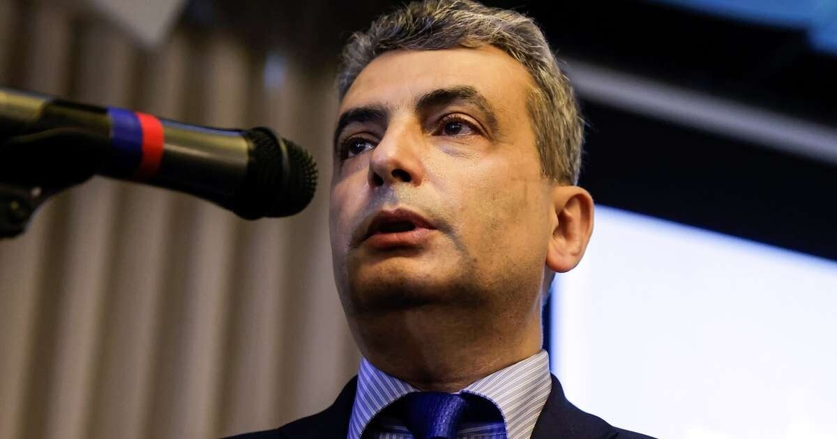 “Jabloko” priekšsēdētāja vietniekam Šlosbergam piespriests 11 gadu un viena mēneša cietumsods