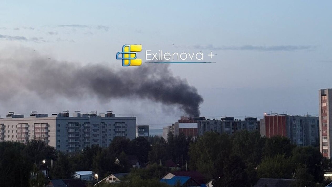 Video: Jaroslavļā pēc dronu trieciena deg naftas pārstrādes rūpnīca