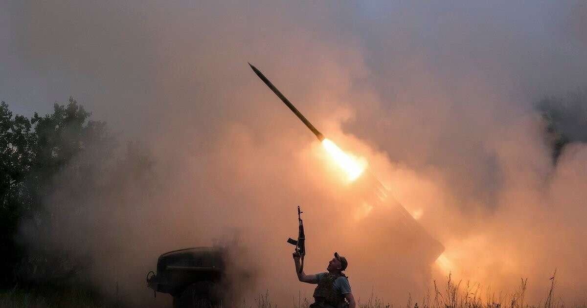 Krievija uzbrukusi Ukrainai ar sešām raķetēm un 151 dronu