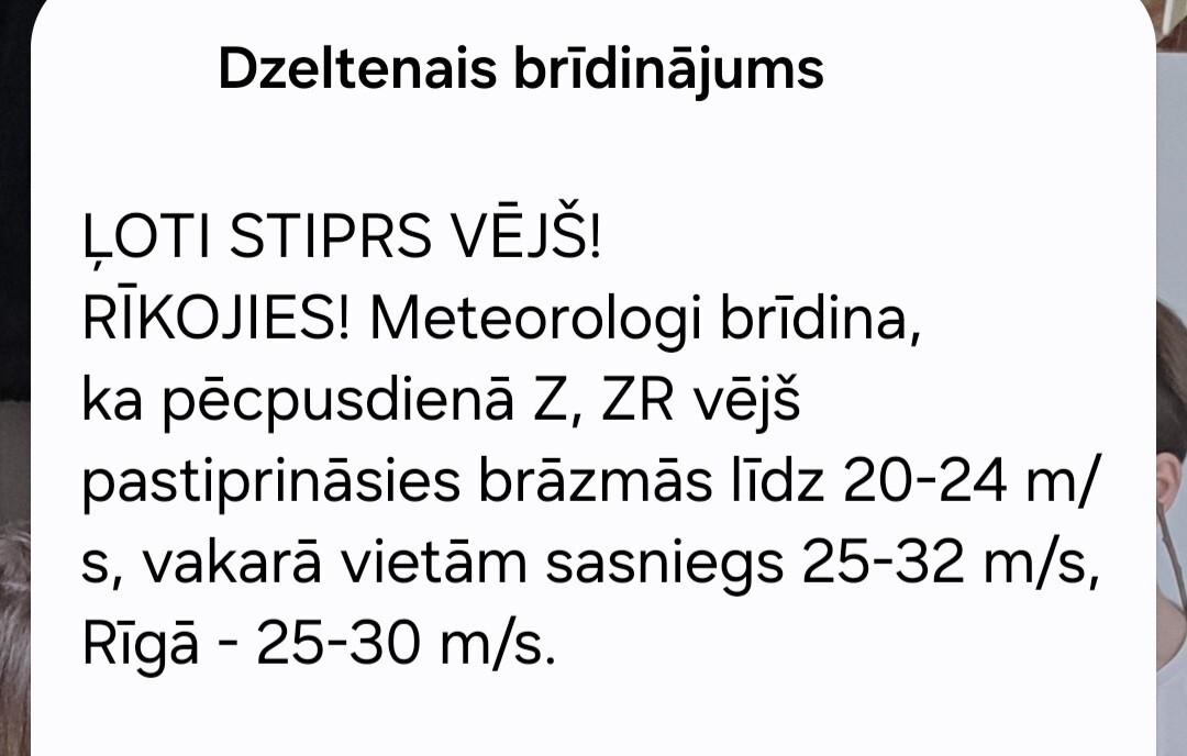 Izplatīts šūnapraides paziņojums par ļoti stiprām lietusgāzēm