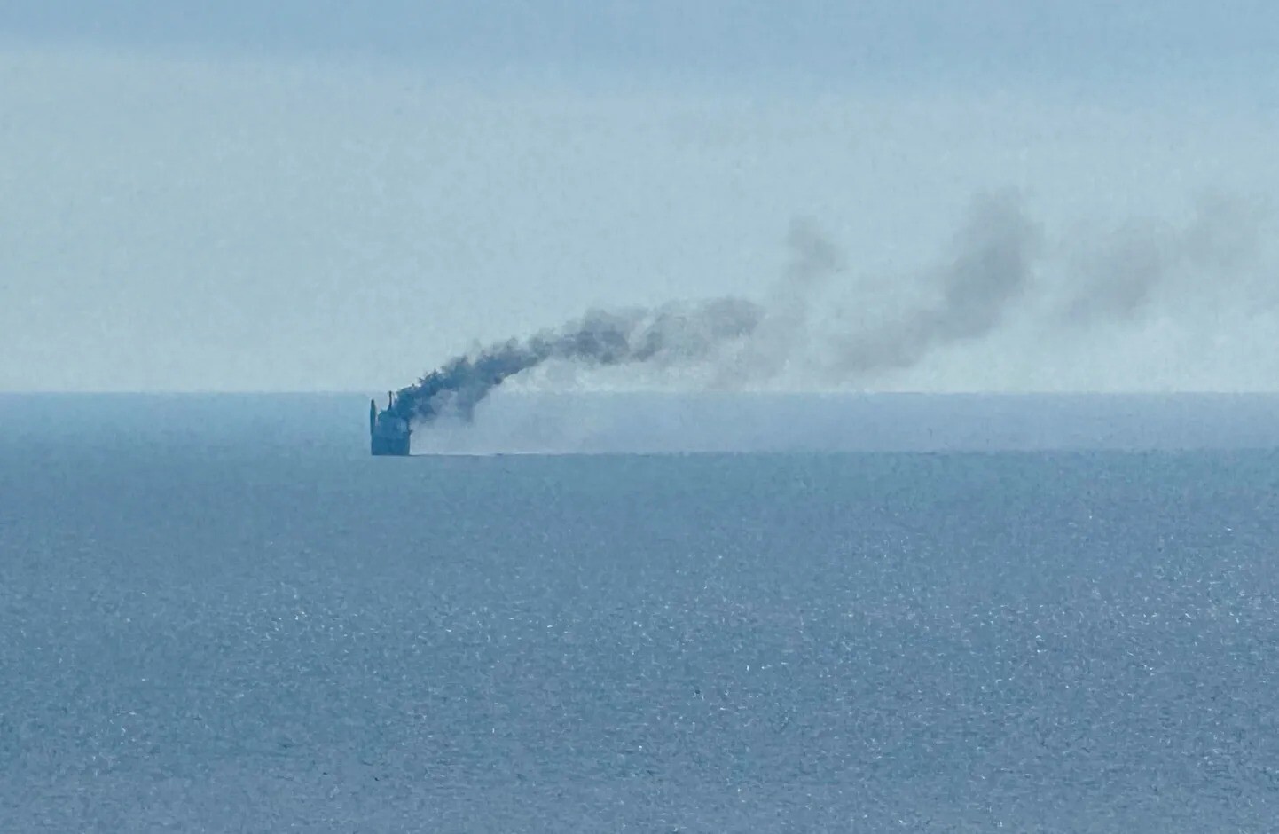 Ukraina iznīcinājusi sešus Krievijas “ēnu flotes” kuģus un desmit enerģētikas objektus