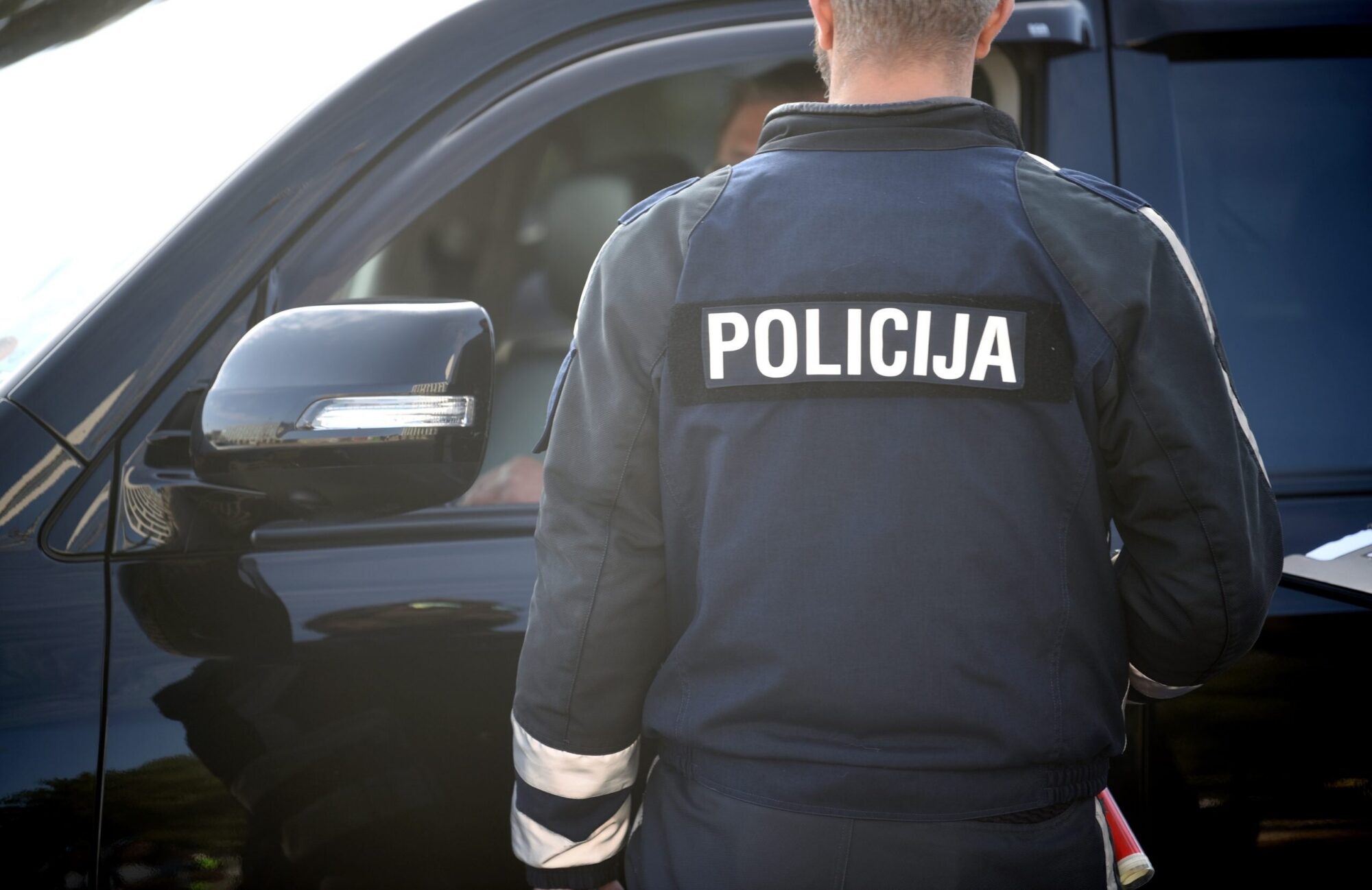 Krāslavas novadā par nelegālo migrantu pārvadāšanu aiztur Latvijas nepilsoni