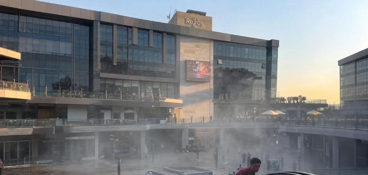 Sprādzienā tirdzniecības centrā Ēģiptē gājuši bojā trīs cilvēki un ievainoti 17