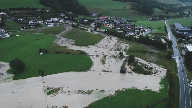 Austrijā vētras izraisījušas plūdus un zemes nogruvumus