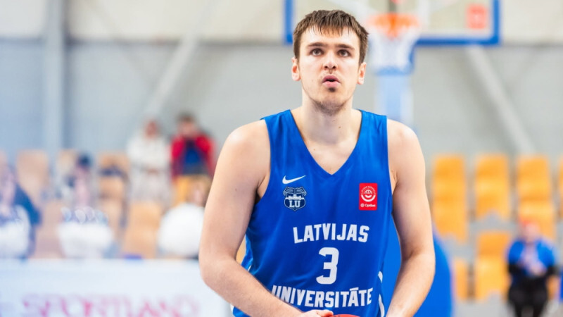FIBA diskvalificē Latvijas basketbolistu Frīdenbergu par sporta likmju veikšanu