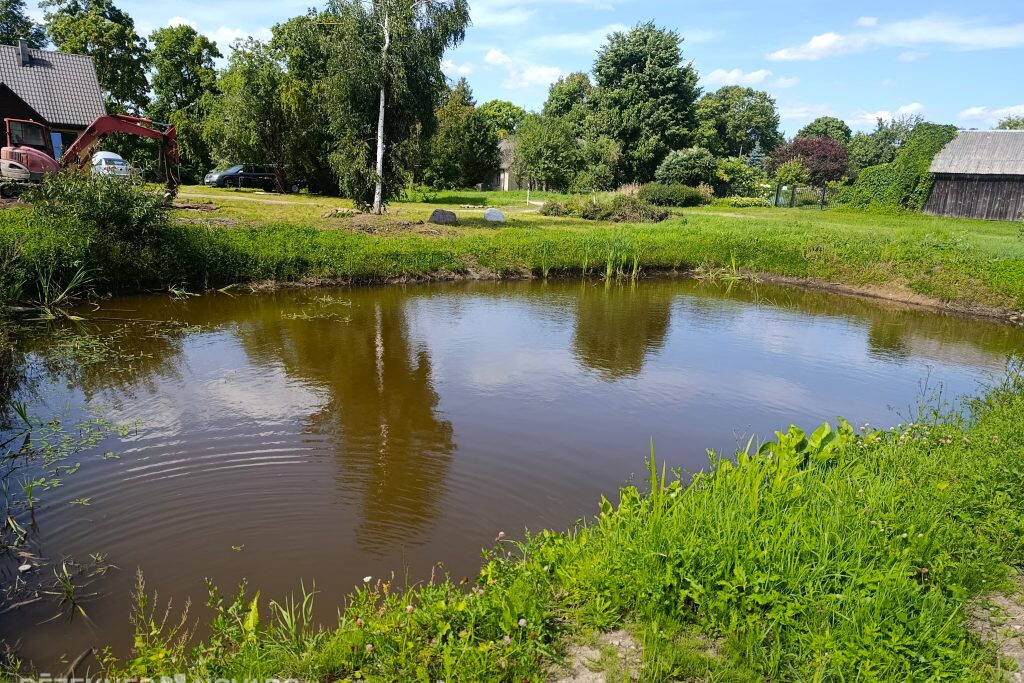 Latgale: Jaunviļānos iztīrīts un labiekārtots dīķis