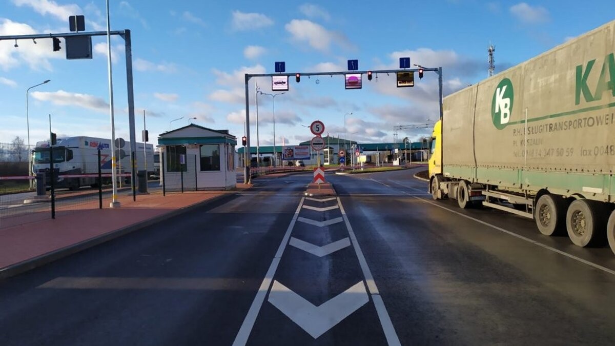 IeM rosina valdību kravas transportam un iedzīvotājiem apturēt robežšķērsošanu ar Baltkrieviju