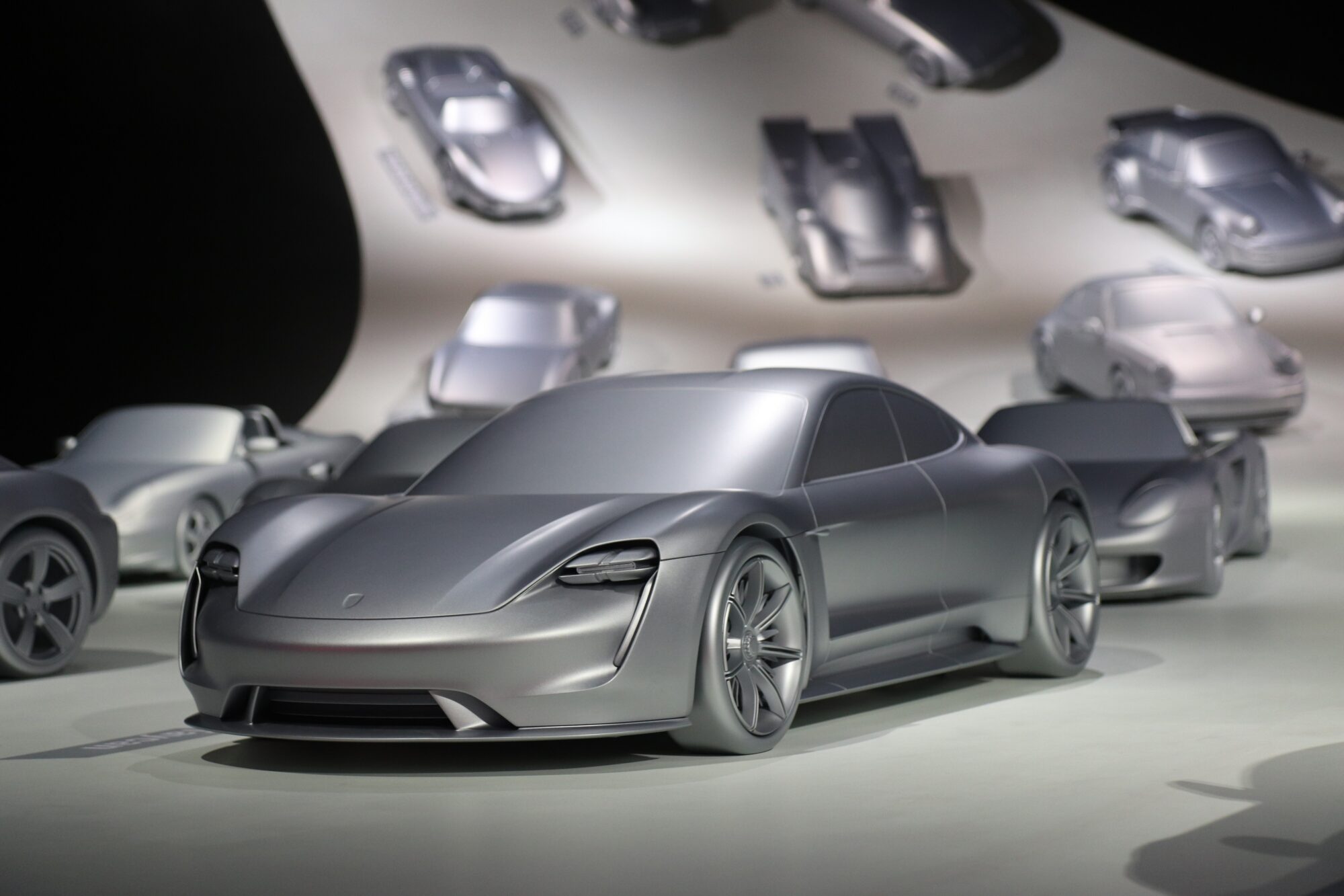 Mediji: “Porsche” gatavojas pārtraukt “Taycan” ražošanu