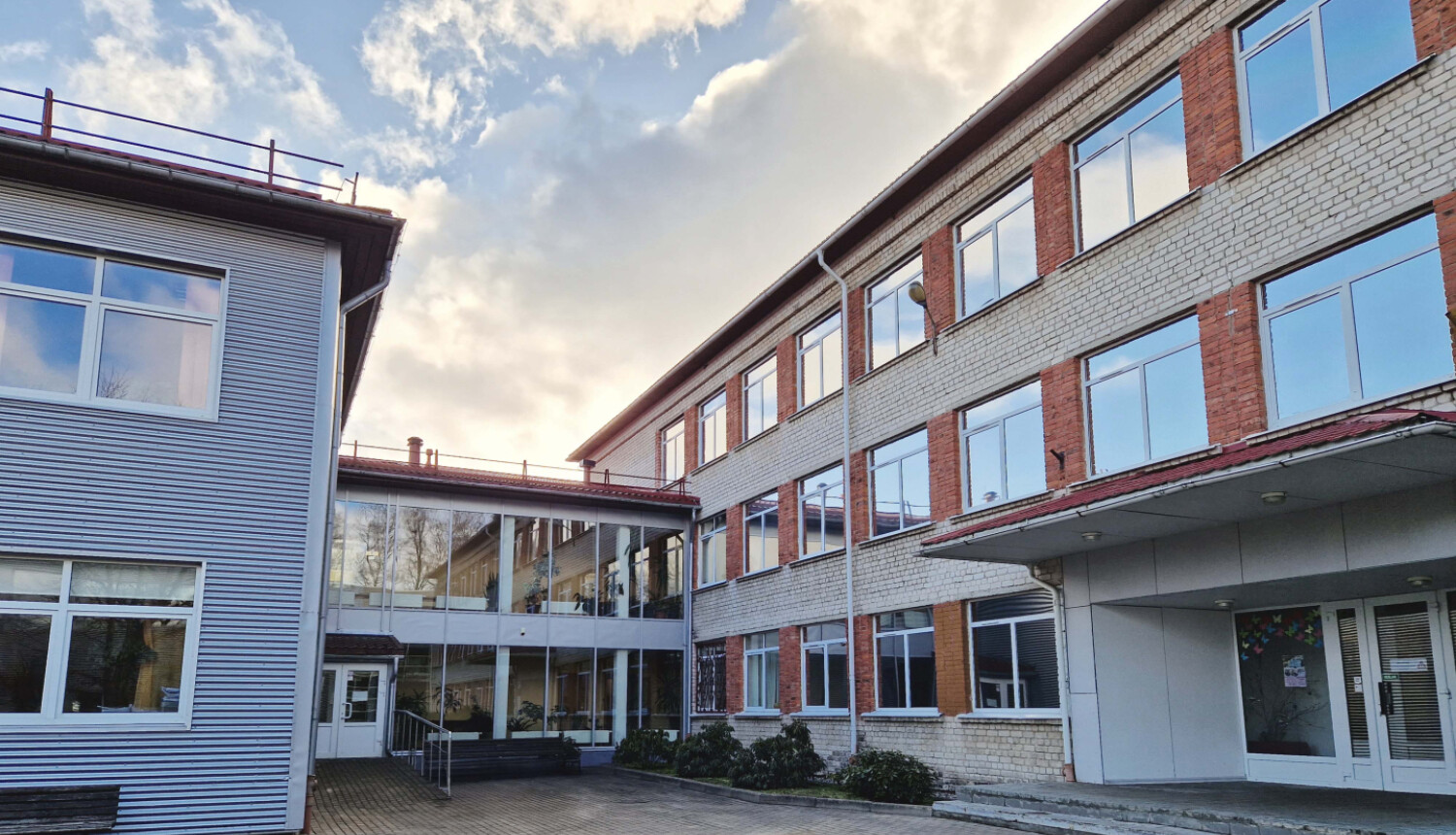 Vidzeme: Turpinās Edgara Kauliņa Lielvārdes vidusskolas pārbūve