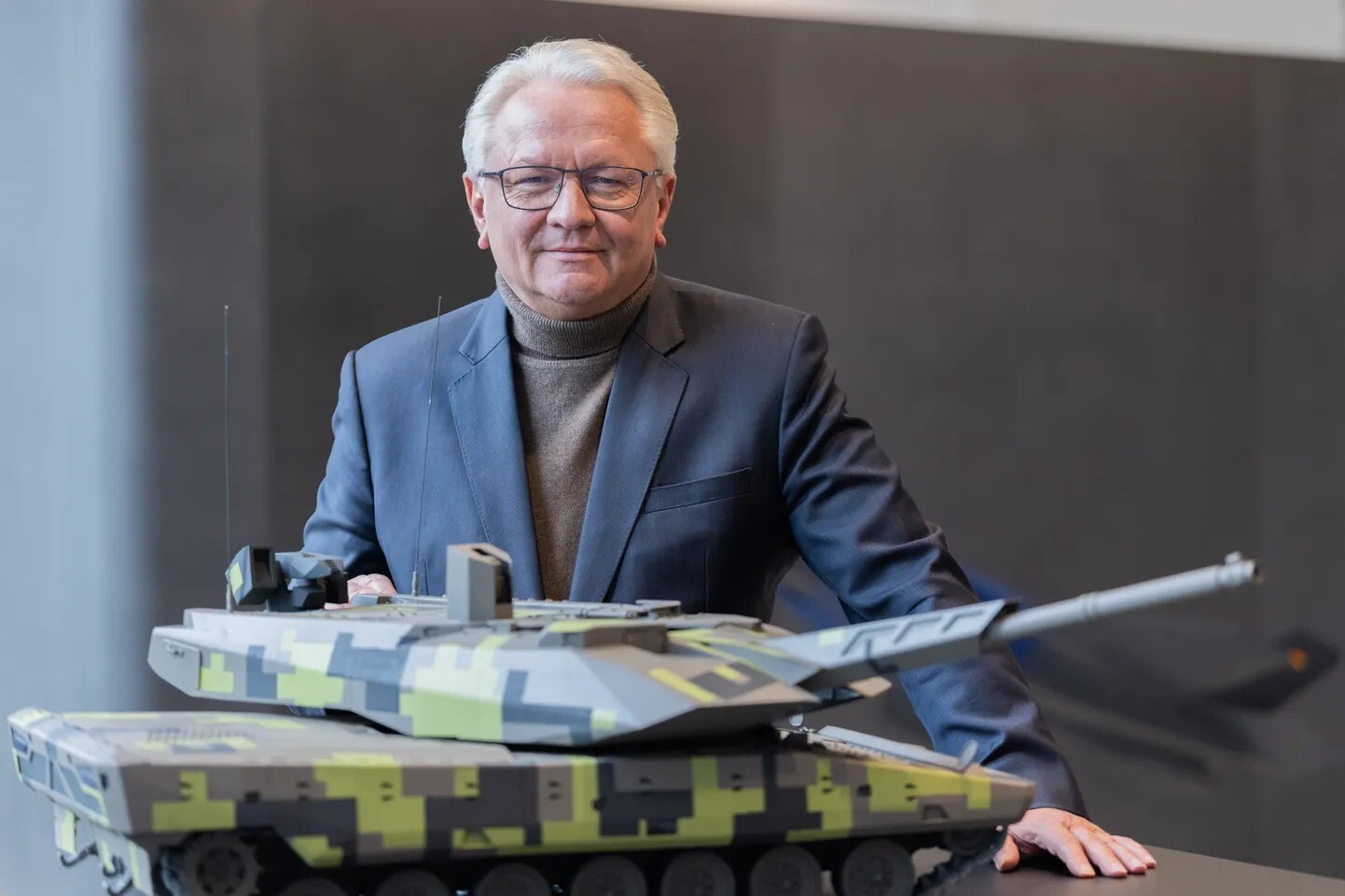 Laikraksts: Krievi plānojuši nogalināt Vācijas dronu ražotnes vadītāju