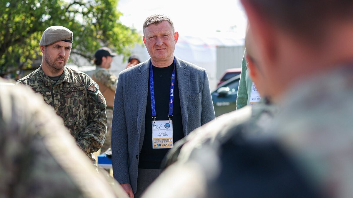Aizsardzības ministrs: Lēmums par drona notriekšanu pieņemts, lai tas nenodarītu kaitējumu Latvijas iedzīvotājiem