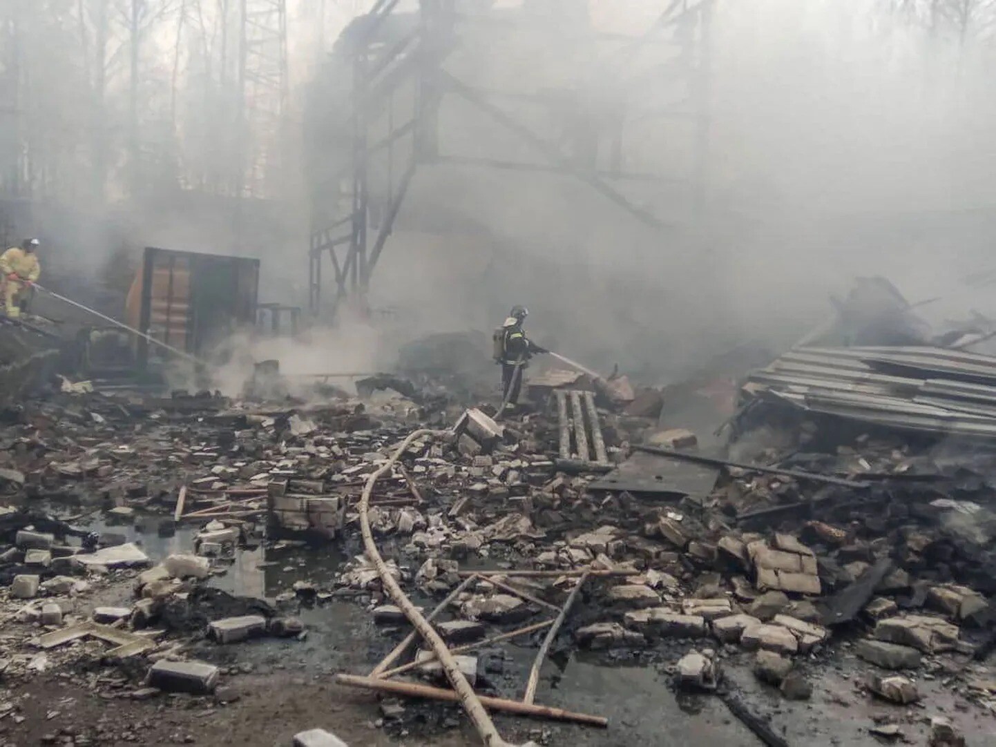 Pēc Ukrainas dronu uzbrukuma aizdegusies Rjazaņas naftas pārstrādes rūpnīca