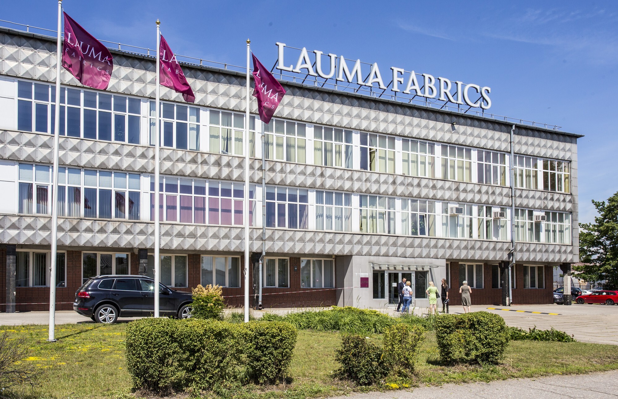 Tiesu izpildītājs piedāvās izsolē iegādāties “Lauma Fabrics” ražošanas ēkas ar 8,68 miljonu eiro sākumcenu