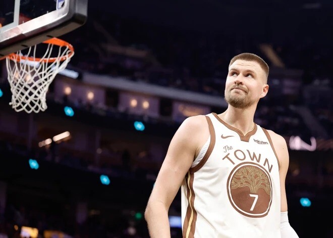 Porziņģis izlaidīs “Warriors” treniņnometnes sākumu veselības problēmu dēļ