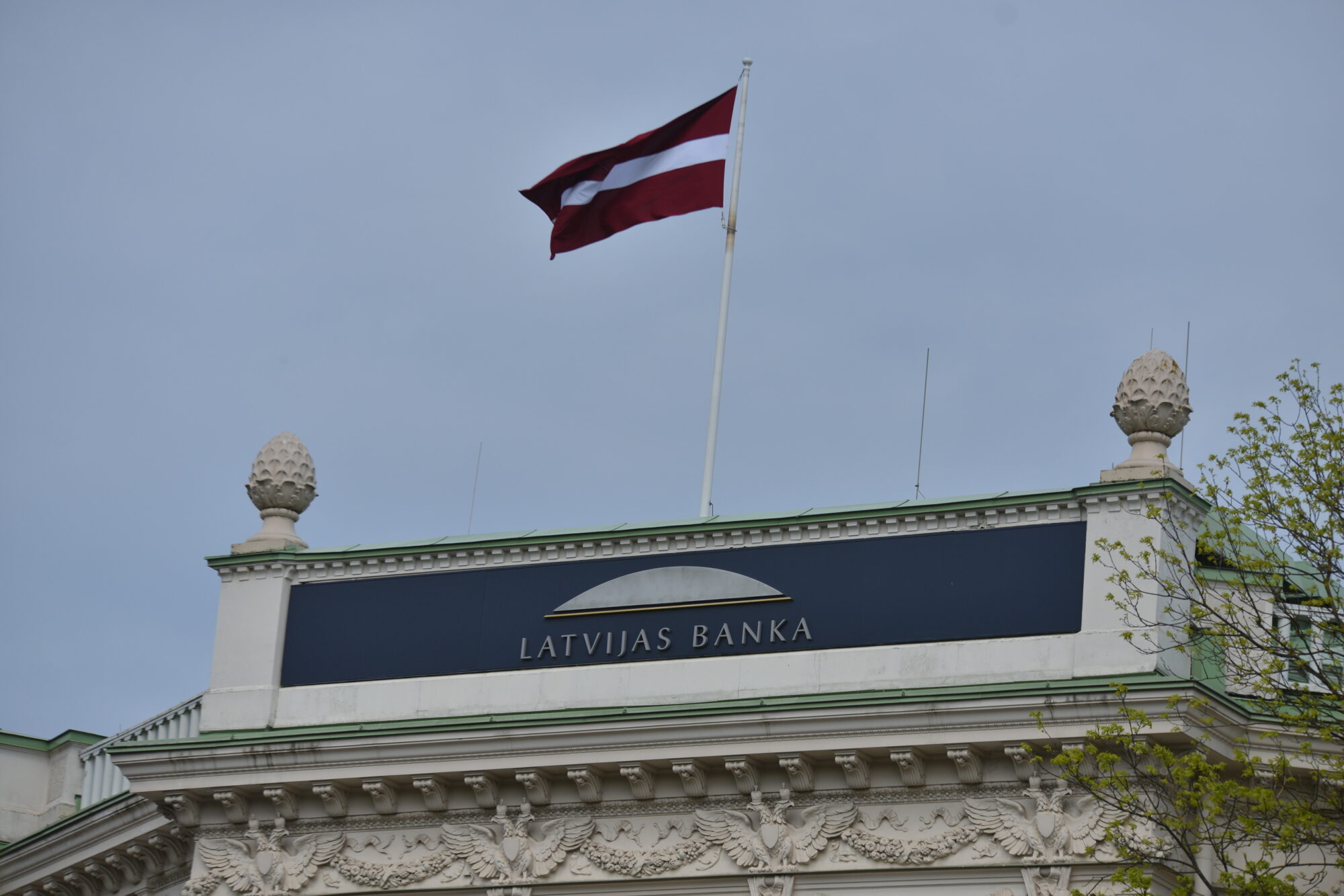 Nebanku kreditētāju uzraudzību nodod Latvijas Bankai