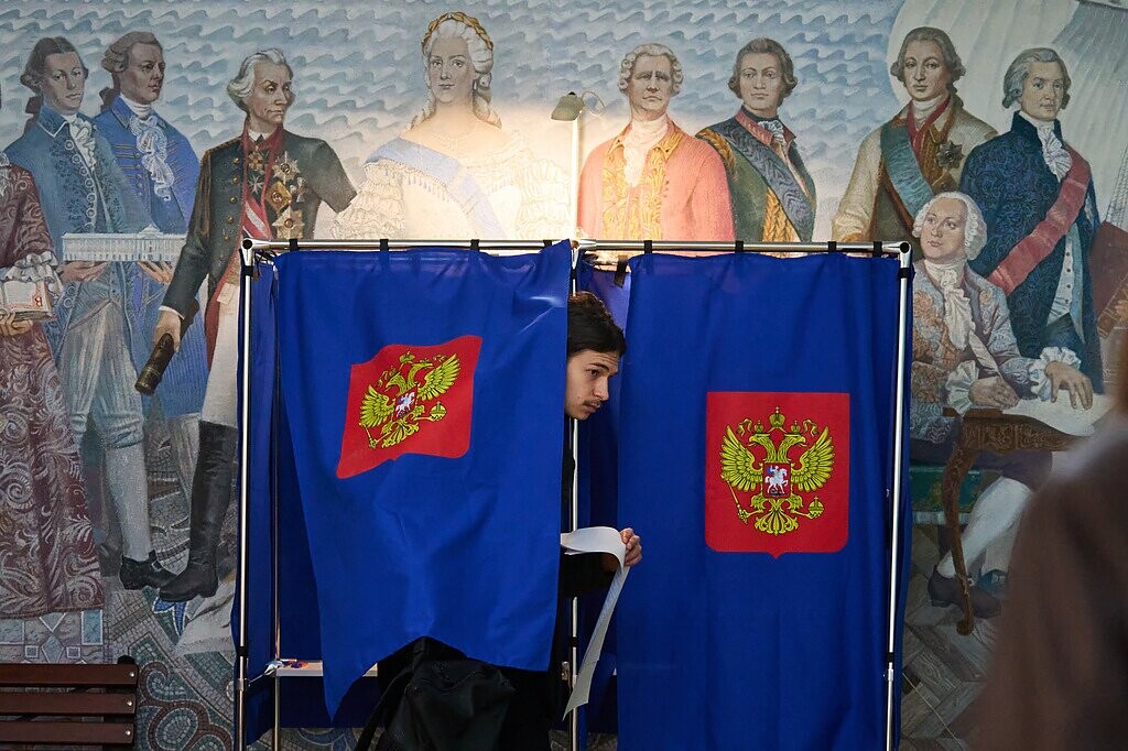 “Vienotā Krievija” ieguvusi 349 no 450 Krievijas parlamenta mandātiem