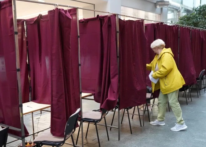 Trešdienas vakarā, atverot vēlēšanu iecirkņus, Teikā veidojusies vēlētāju rinda